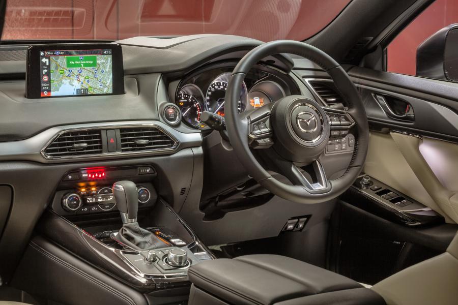 Интерьер Mazda CX-9 GT 2016 года  (AU) (фото 8 из 39)